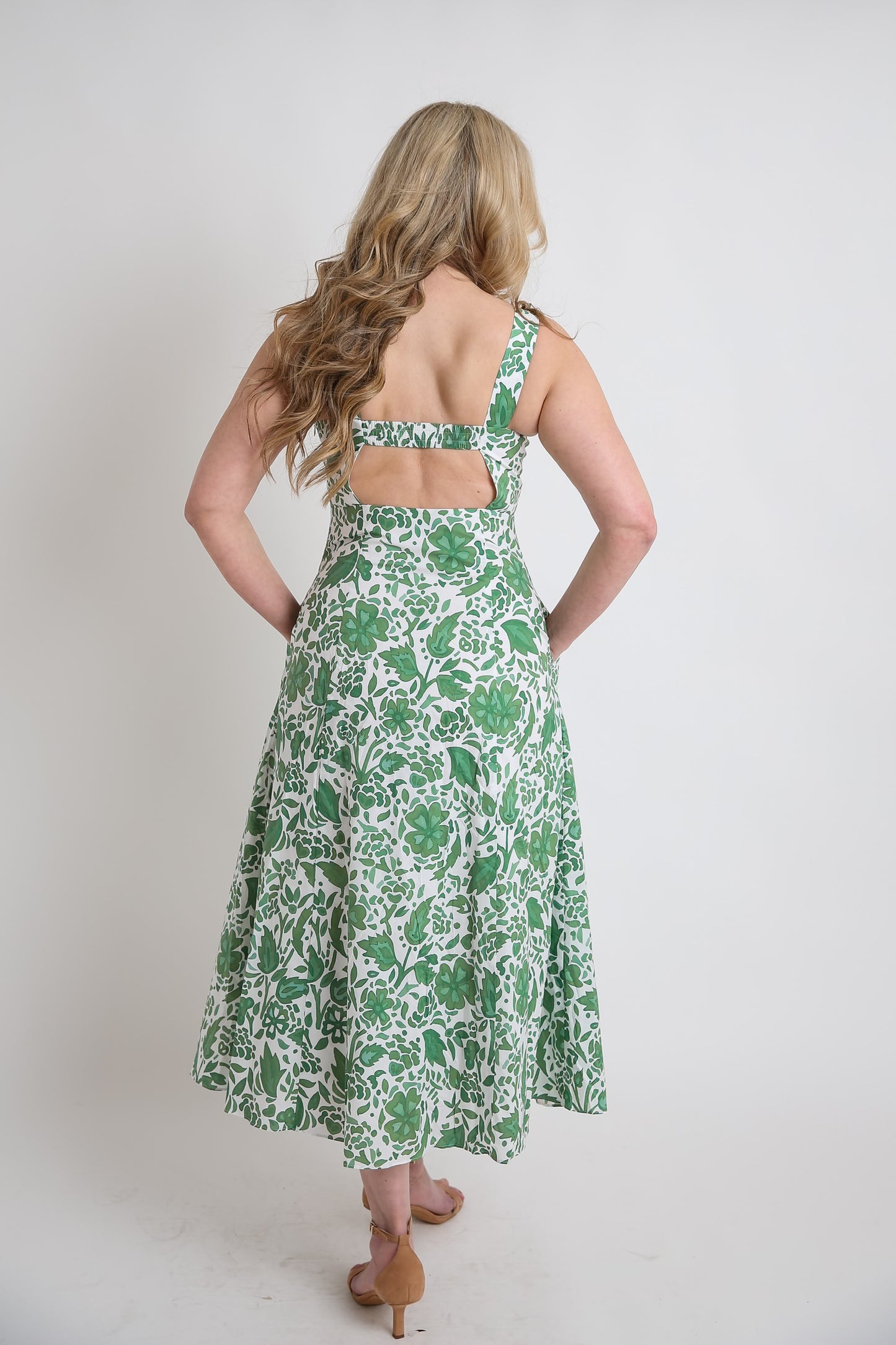 Summer Love Dress Rental - Size Medium